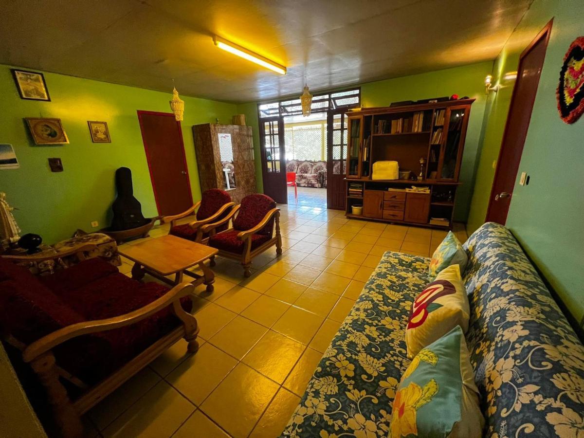 Pension Punahaa Nuku Hiva Extérieur photo